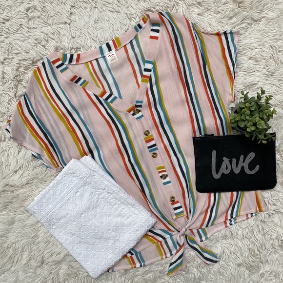 🎉HP🎉 I Joah Tie Hem Button Down Blouse 💗 Pink & Multi - Picture 3 of 13